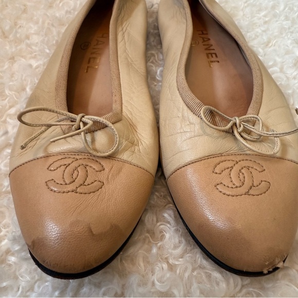 CHANEL Tan and Cream Cap Toe Logo Ballet Flats 38.5 - Picture 3 of 9